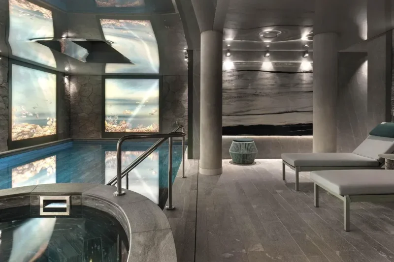 Bain à remous spa La Demeure Montaigne à Paris