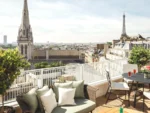 Balcon avec vue sur la tour Eiffel Hôtel De Sers Champs Elysées Paris