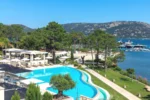 Complexe avec piscine face à la merHotel Don Cesar à Porto-Vecchio