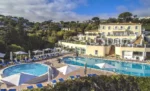 Complexe doté avec grande piscine Althoff Hotel Villa Belrose à Saint-Tropez
