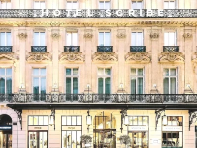 Façade de bâtiment avec des fenêtres et des balcons Sofitel Le Scribe Paris Opera