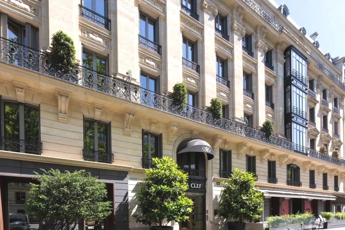 La Clef Tour Eiffel Paris by The Crest Collection