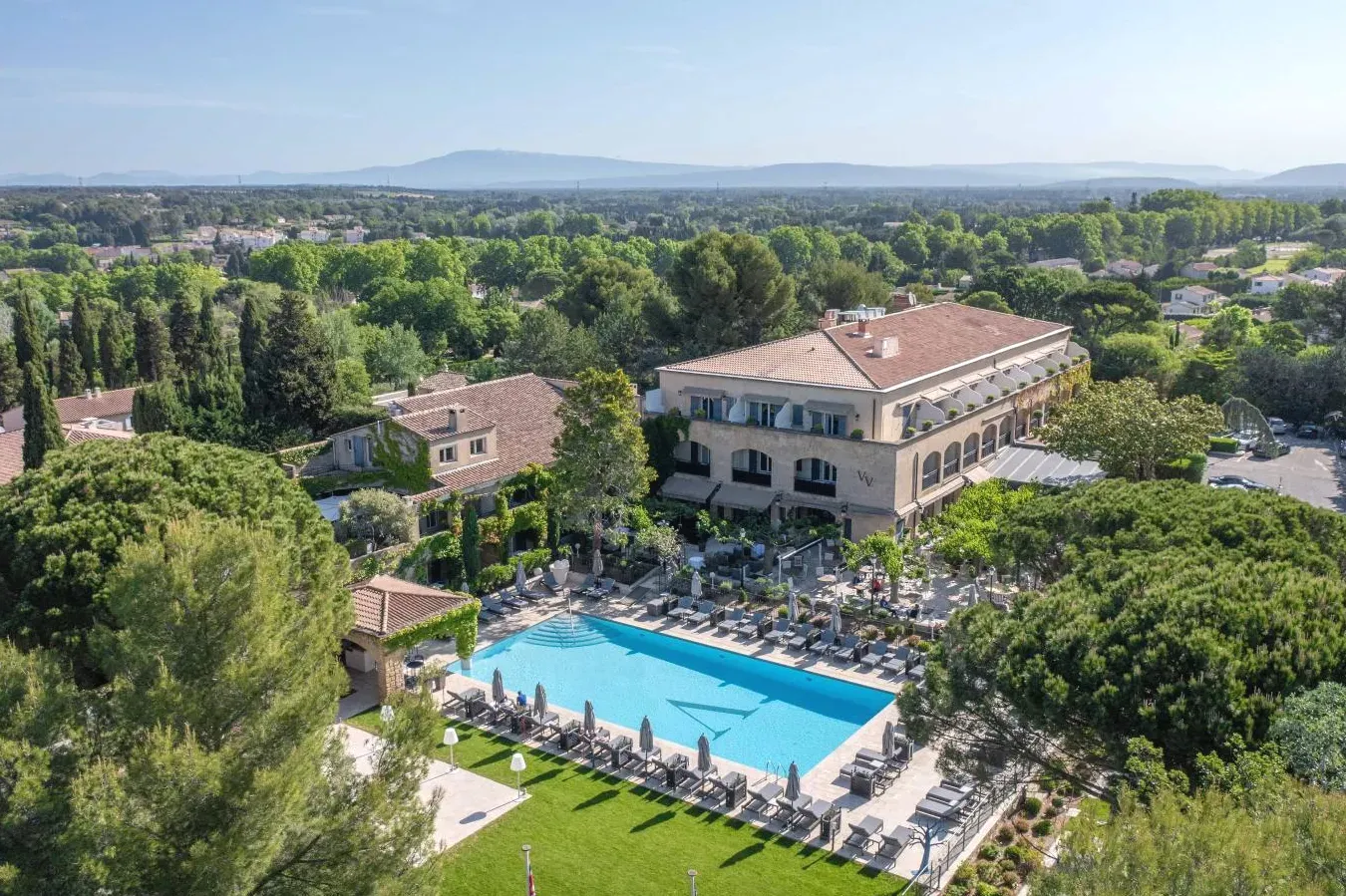 Manoir avec piscine Le Vallon de Valrugues Hotel Spa & Villas à Saint-Rémy-de-Provence Manoir avec piscine Le Vallon de Valrugues Hotel Spa & Villas à Saint-Rémy-de-Provence