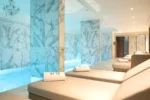 Piscine de luxe intérieure Le Damantin Hôtel & Spa à Paris