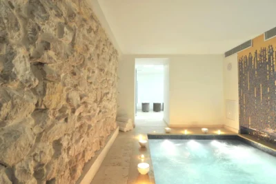 Piscine jacuzzi de La Maison d'Aix 1785 Hôtel Particulier & Spa à Aix-en-Provence